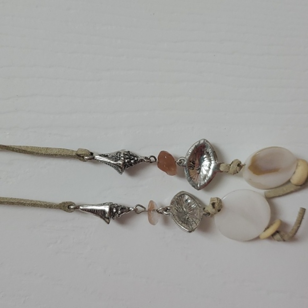 Free People Treasure Dangles/Mother of Pearl - Picture 9 of 9
